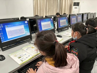 創意激發思維火花，科技賦能未來成長——記合肥某小學信息科技學科期末測評活動
